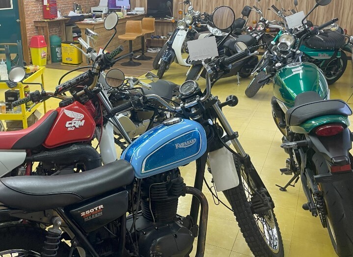 バイク好きな人のお店: 終電前のほろ酔い帰り道